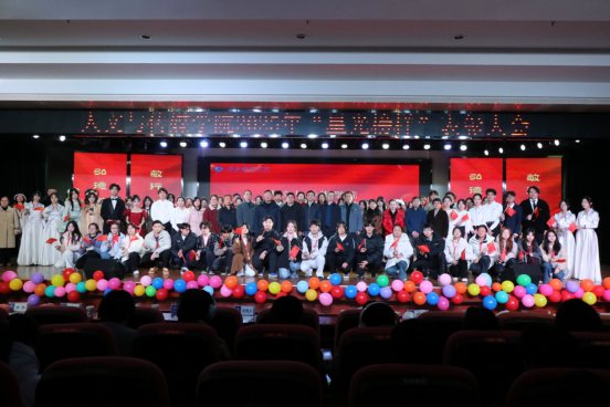 星光璀璨映文传，榜样力量启新程 ——tyc7111cc太阳成集团2025年“星光榜样”表彰大会顺利举办